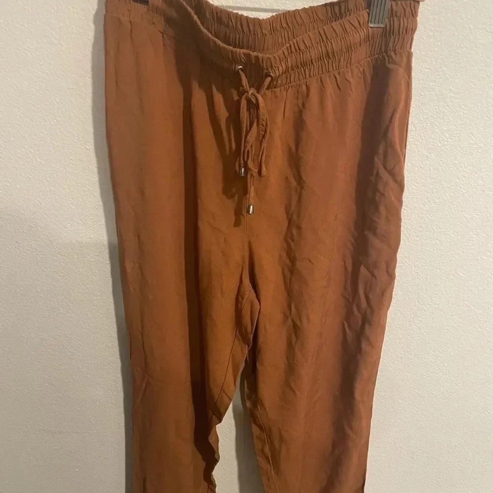 Forever‎ 21 jogger pants